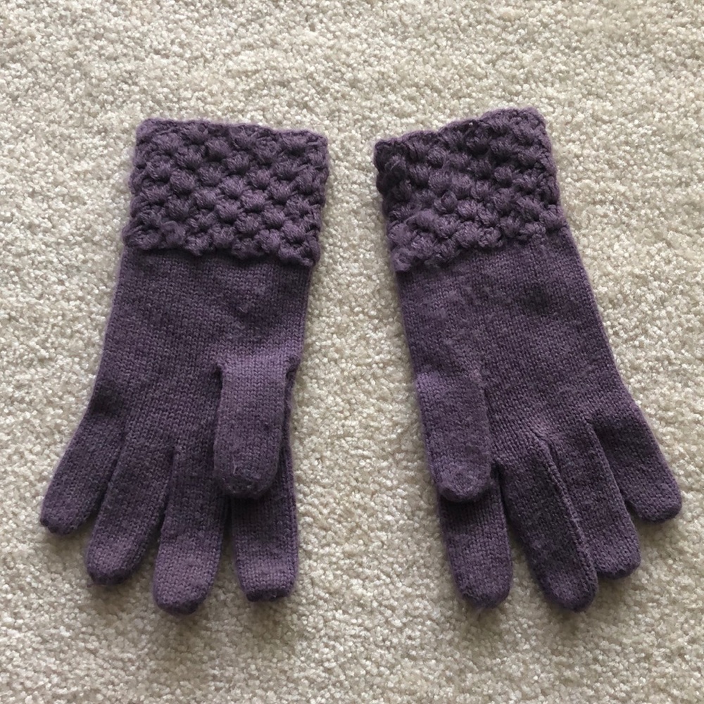 Knit gloves